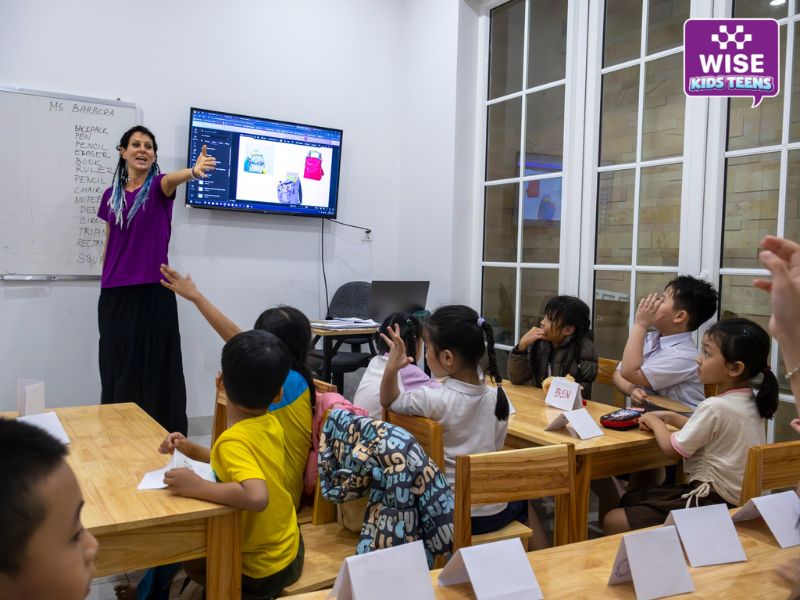 Lớp học tiếng Anh cho bé 3 tuổi