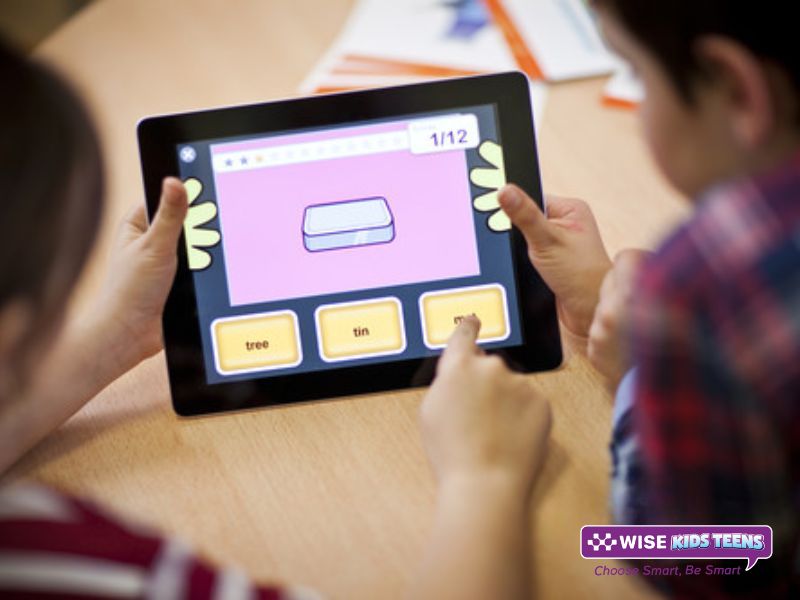 Trẻ lớp 1 học tiếng anh bằng phần mềm